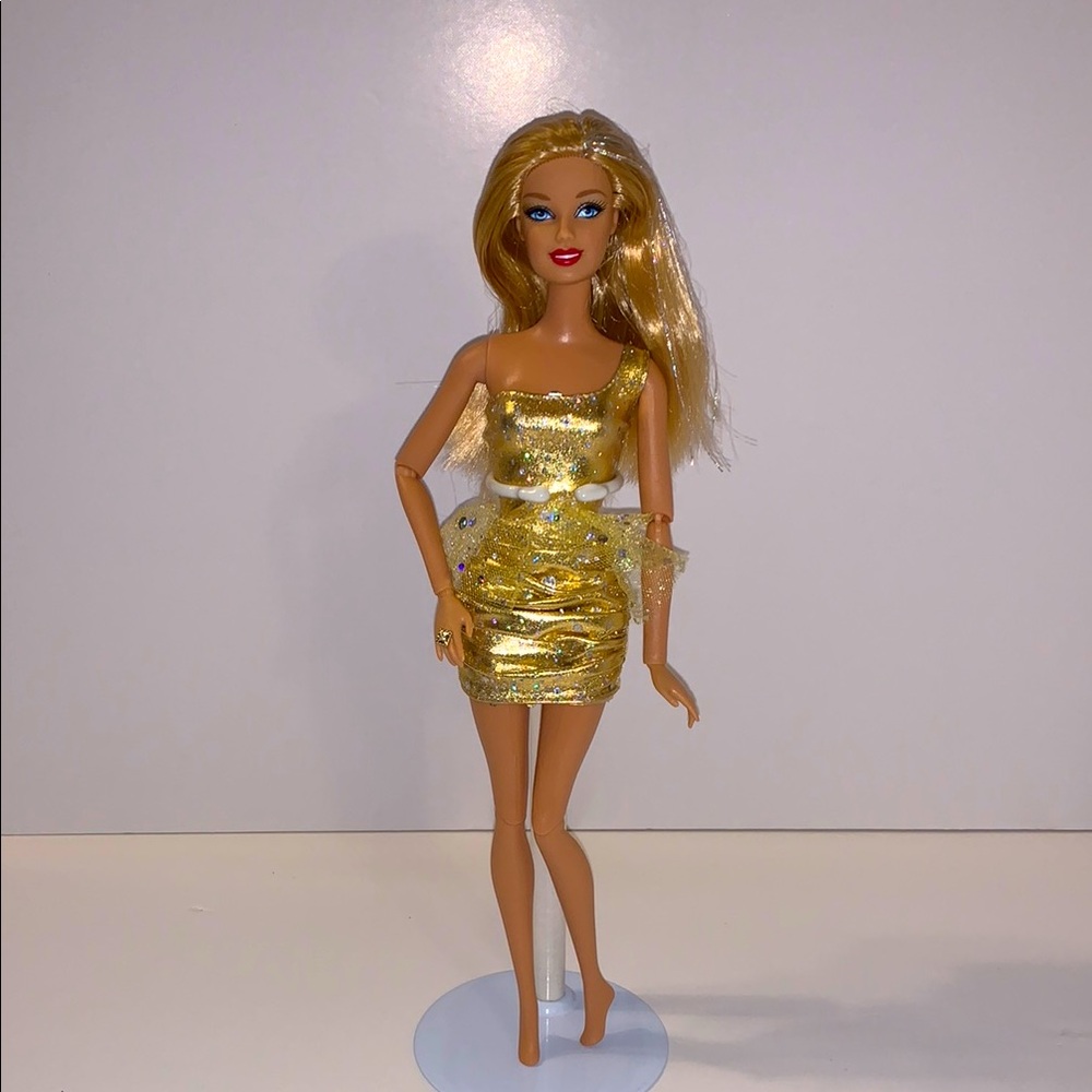 Barbie Fashionistas Barbie Doll - Gold Dress Y7488
From 2013 HTF by Mattel